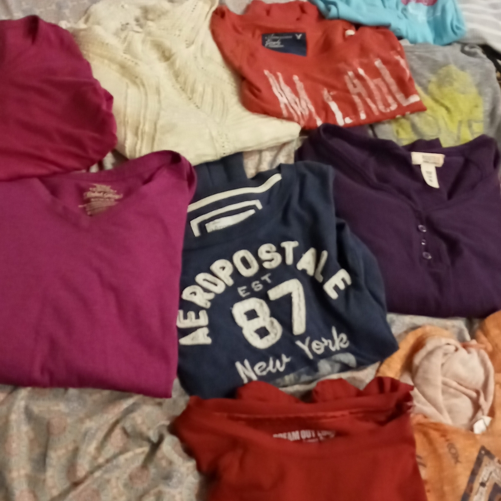 Women's name brand small n xs shirts